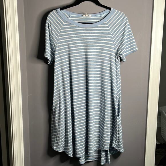 Umgee Blue and White Striped Short Sleeve Shirt Dress Size Medium - Picture 1 of 8